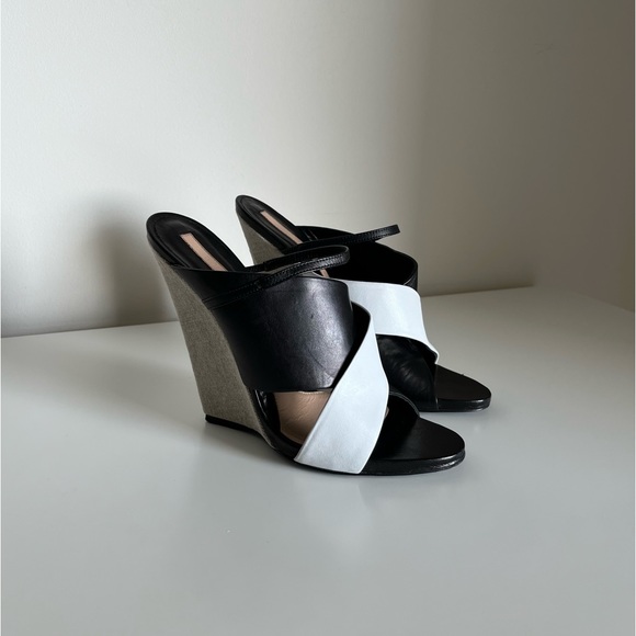 RARE Narciso Rodriguez Crossover Leather Slide Wedges - Picture 2 of 16